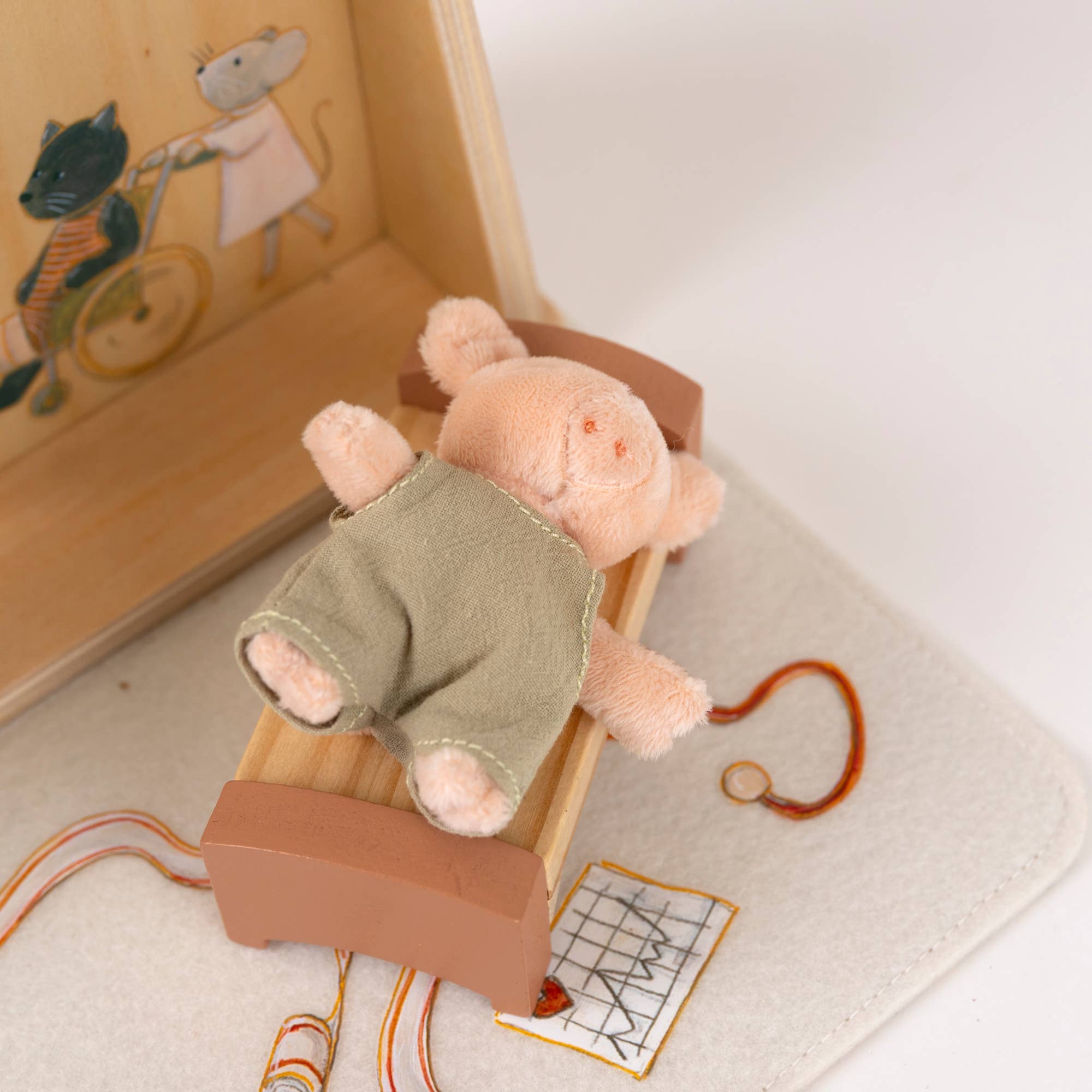 Mini Friends Doctor Office Egmont