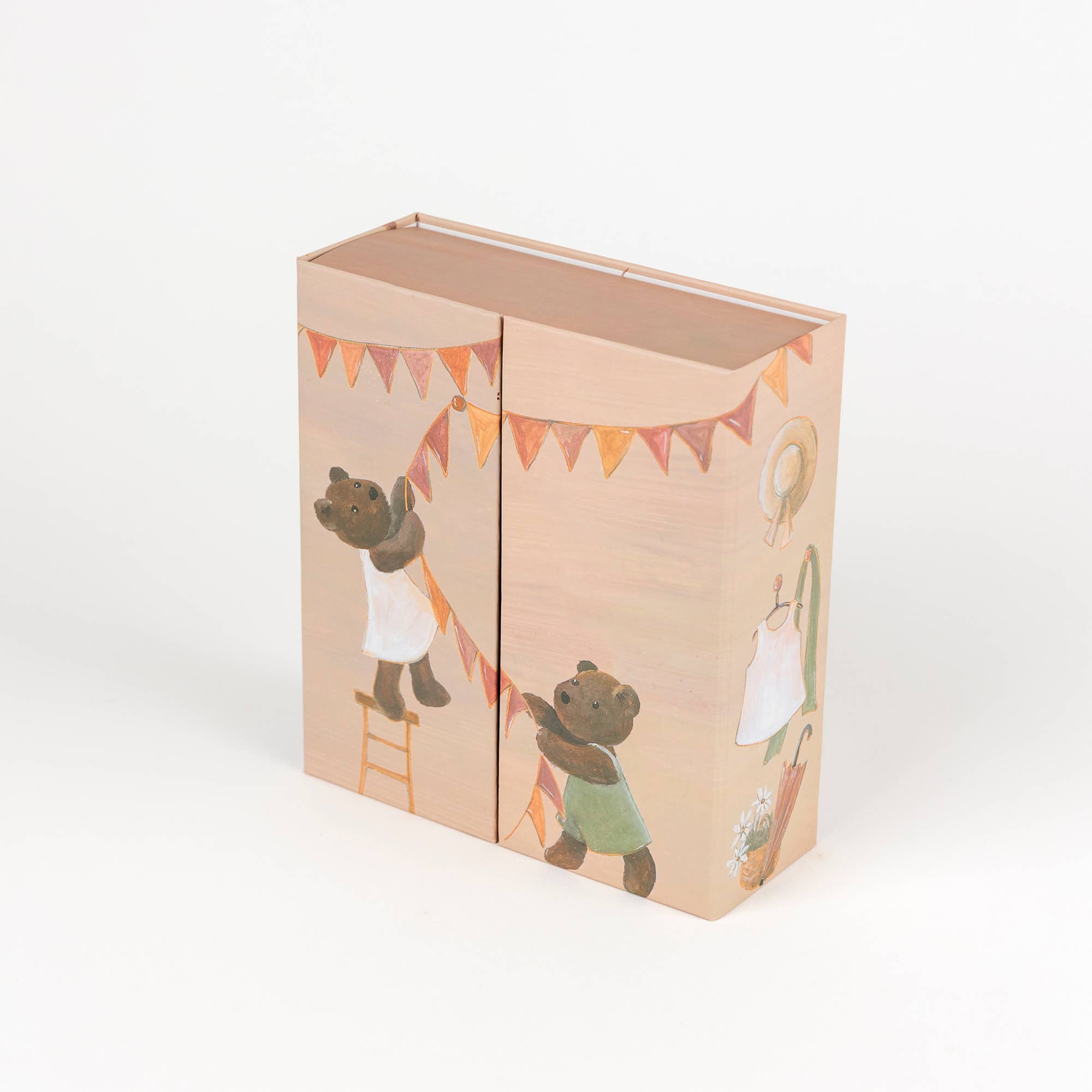 Wooden Wardrobe with Bear Egmont