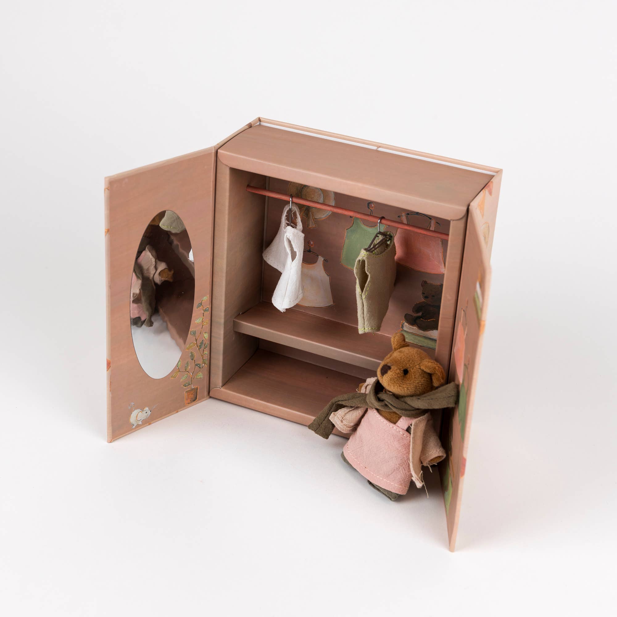 Wooden Wardrobe with Bear Egmont