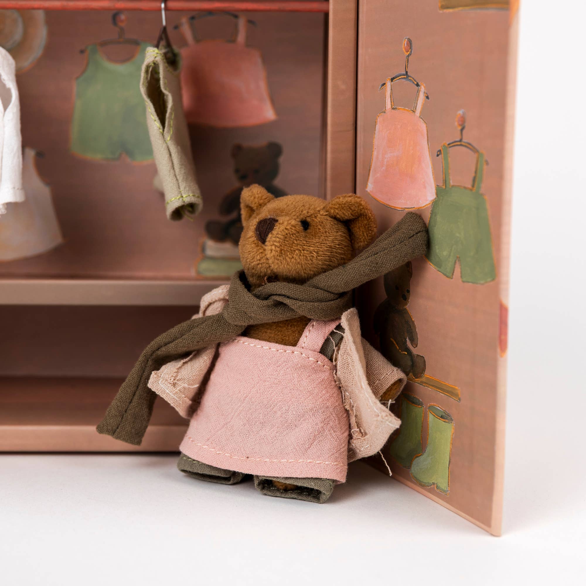 Wooden Wardrobe with Bear Egmont