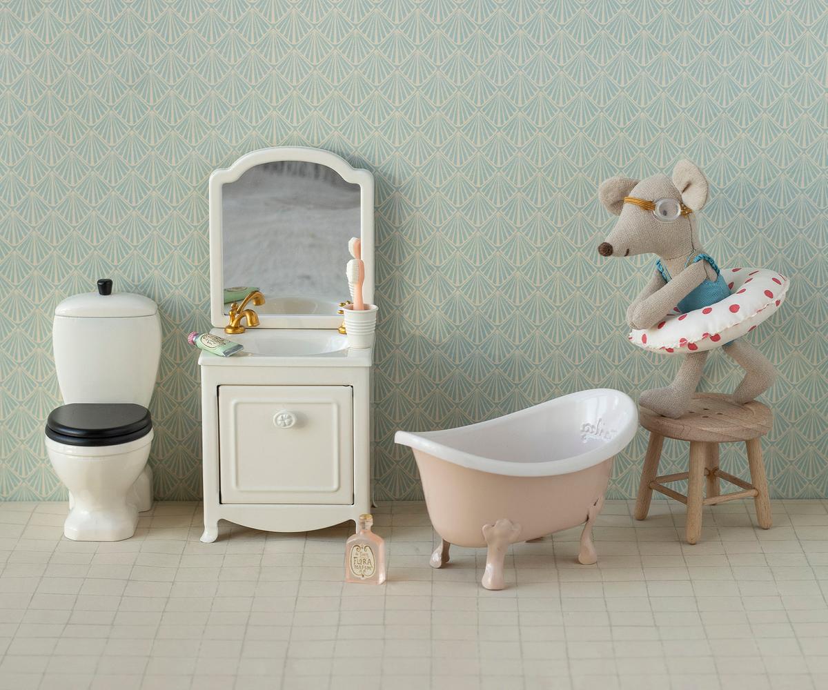 Bathtub, Rose - Mouse Dollhouse furnitureMailegTAYLOR + MAX