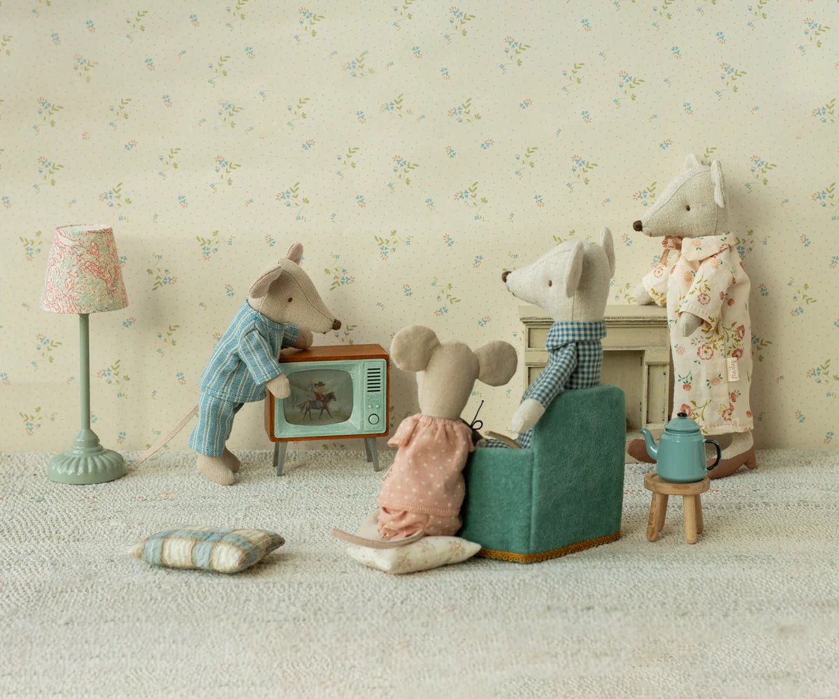 Television, Mouse pretend playMailegTAYLOR + MAX