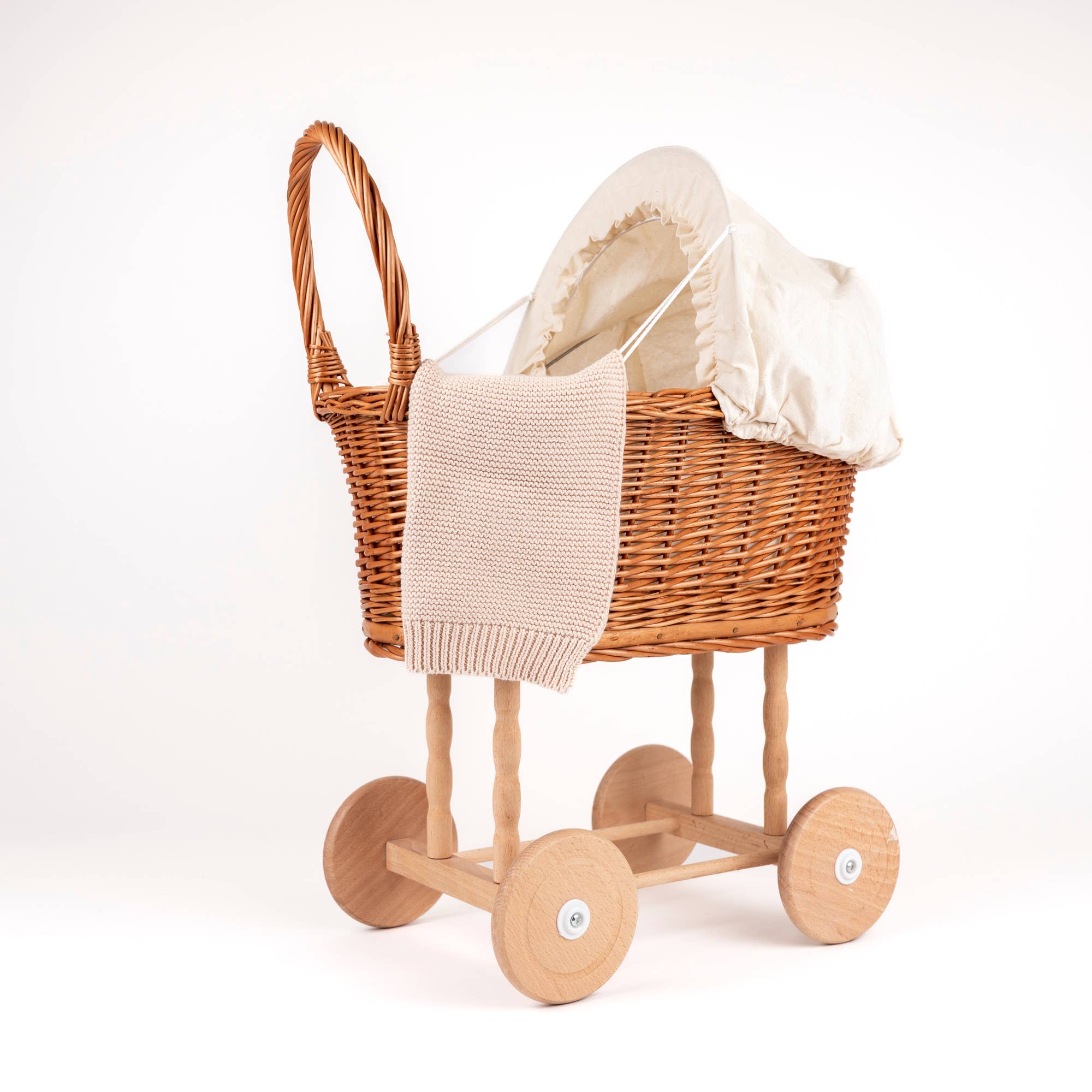 Wicker Pram Eggshell EgmontTAYLOR + MAX