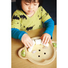 Wooden Plate FeedingTAYLOR + MAXTAYLOR + MAX